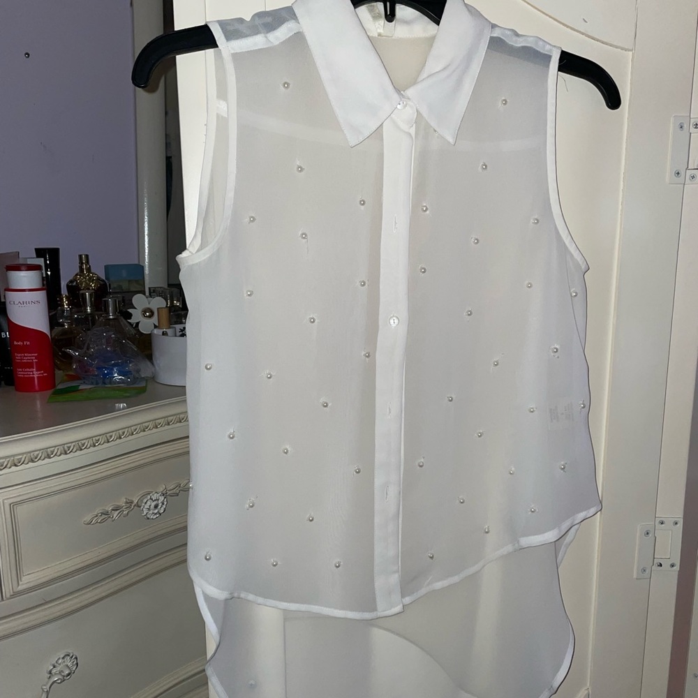 White collared high low Pearl blouse
